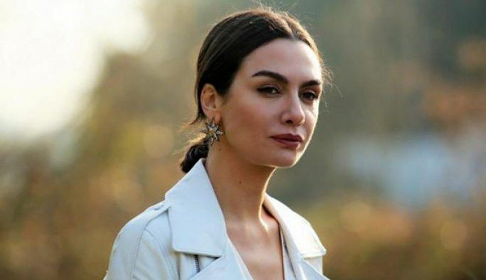 Birce Akalay'dan sert tepki: Birileri ülkeyi yemeye ve satmaya devam ediyor, yargılanacağınız günleri görebilmek ümidiyle...