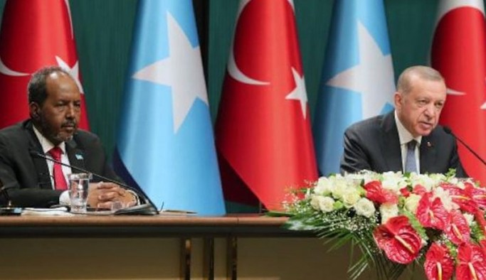 Erdoğan: Somali'ye 10 yılda yaptığımız yardım 1 milyar doları aştı