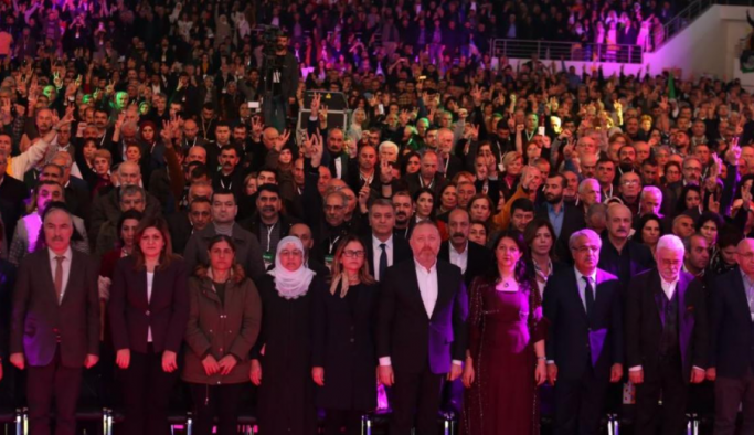 Üç partiyi kongresine davet etmeyen HDP, iktidara ve muhalefete mesaj verecek