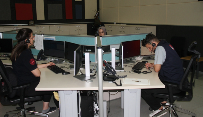 112 Acil Çağrı Merkezi'ne sorulan sorular pes dedirtti: 'Domatesi nereden alabilirim'