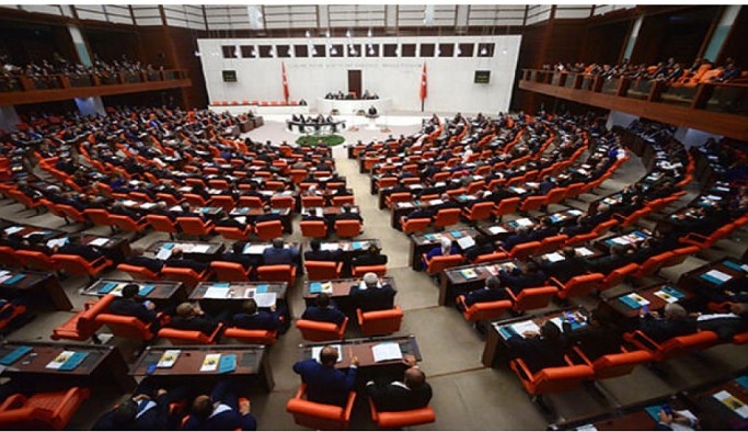 Anayasa değişikliği teklifi raftan iniyor; AKP’nin iki aşamalı planı var