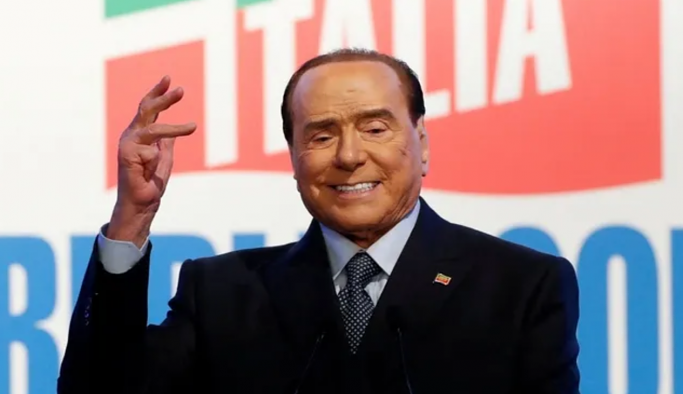 İtalya'nın eski başbakanı Silvio Berlusconi hayatını kaybetti