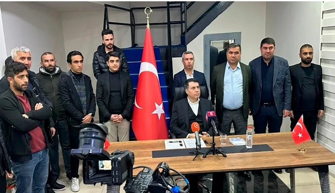 Diyarbakır'da İYİ Parti'den toplu istifa: 'Salim Ensarioğlu’nun olmadığı yerde bizim varlığımız söz konusu olamaz'