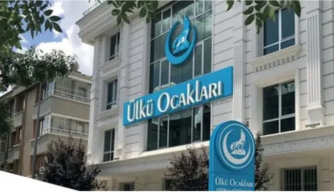 Ülkü Ocakları Genel Başkan Yardımcısı gazetecileri tehdit etti