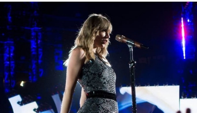 Taylor Swift, Rihanna’yı geçerek dünyanın en zengin kadın müzisyeni oldu
