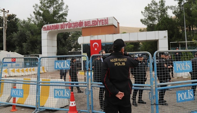 Mardin'de kayyım 26 işçiyi daha işten çıkardı