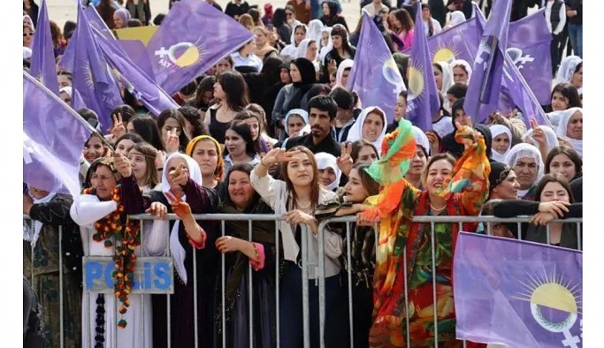 Birçok kentte coşkulu 8 Mart şölenleri
