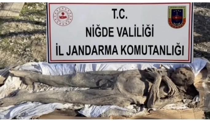 Mumya satmaya çalışan altı kişi adliyede