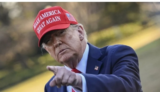 Trump'tan ABD'lilere: Nihayet ulusumuzu savunan bir başkanınız var