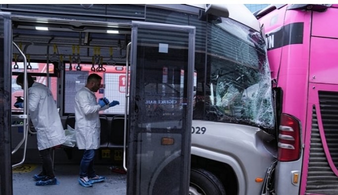Beylikdüzü'nde metrobüs kazası: Şoför tutuklandı