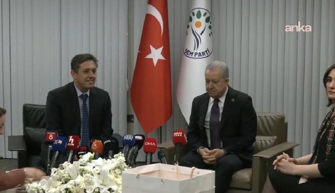 MHP'nin DEM Parti ziyaretine 'demli çay' damga vurdu