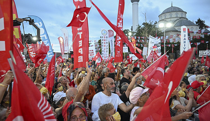 Özgür Özel aday olmadığını tekrarladı, ‘İmamoğlu olamazsa başkası olacak’ dedi