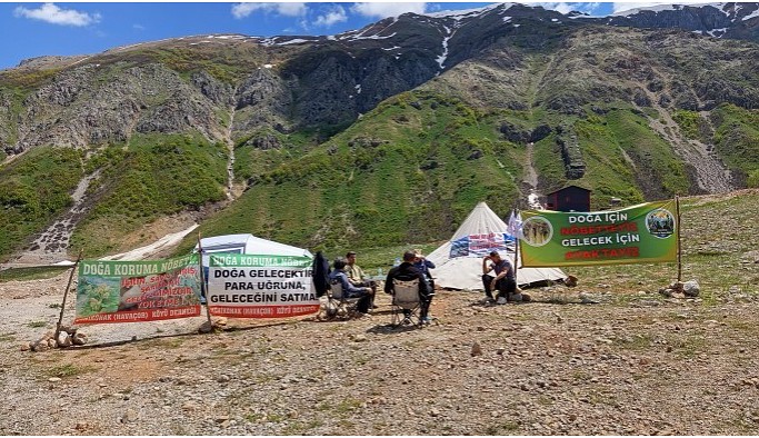 Bayramı doğa nöbeti ile karşıladılar