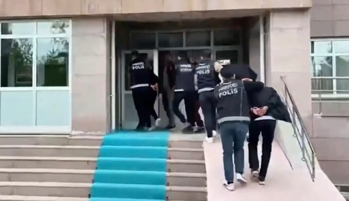 76 ilde uyuşturucu tacirlerine operasyon: 976 şüpheli tutuklandı