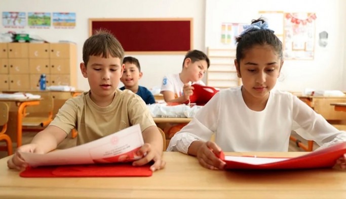 Karne günü: 18 milyon öğrenci tatile girdi