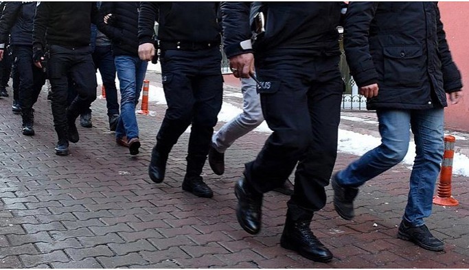 İstanbul’da kamu görevlilerinin de olduğu 37 kişiye gözaltı