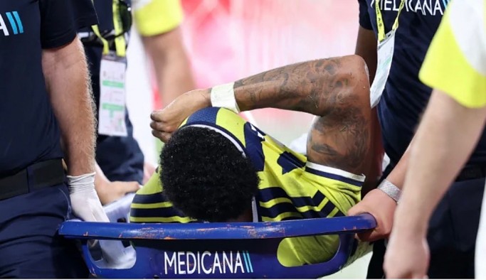 Jayden Oosterwolde'nin adalesinde kısmi yırtık