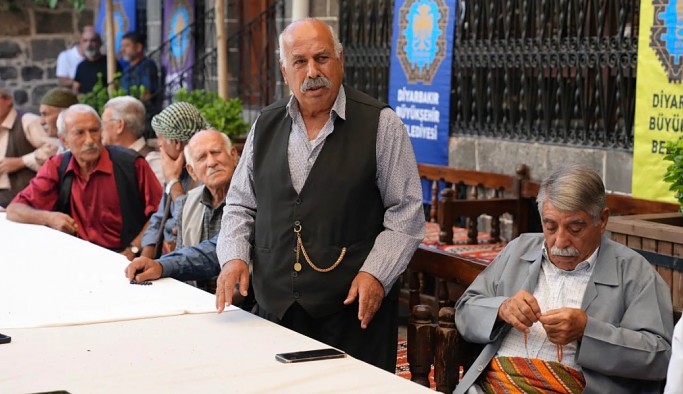 24 dengbêj ile sözleşme imzalandı, resmen sanatçı statüsü verildi