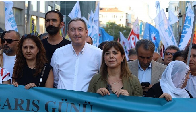 Bakırhan: Barış sürecini demokrasiye evirmek mücadeleye bağlı