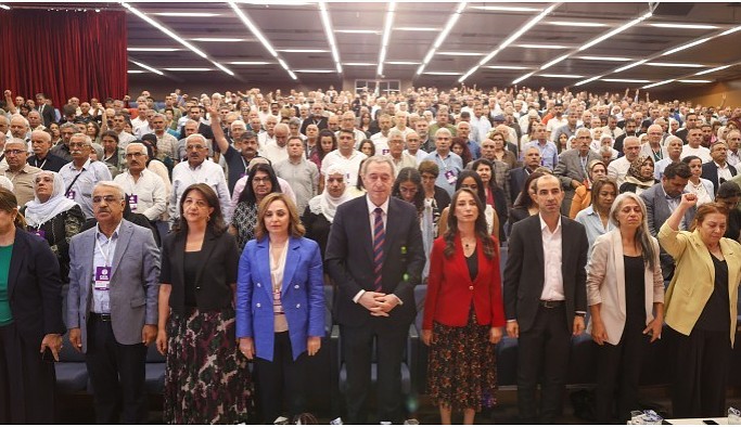 DEM Parti Kongresi: Tülay Hatimoğulları ve Tuncer Bakırhan yeniden seçildi
