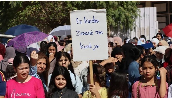 Rojava’da anadilde eğitim için protestolar sürüyor