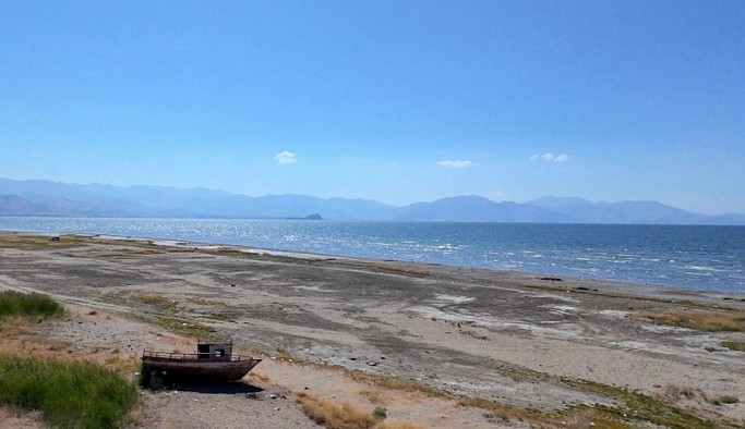 Van Gölü’nde yağışlar su kaybını önleyemedi: ‘Akdeniz iklimine evriliyor’