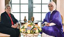 Emine Erdoğan, Cumhurbaşkanlığı Külliyesi'nde Canan Karatay'ı kabul etti