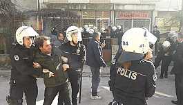 Halkevi kapatıldı, 13 üyesi gözaltına alındı