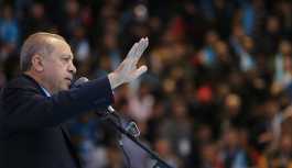 AKP'li belediye başkanı, Erdoğan'ın yanında yuhalandı