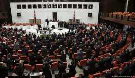 CHP ile HDP  Genel Kurul salonunu terk etti.