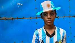 Bangladeş'te Messi ve Neymar yanlıları birbirlerine palalarla saldırdı