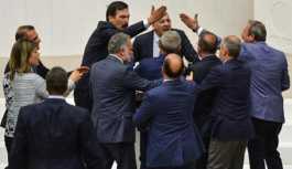 AKP'den Ahmet Şık'a 100 bin liralık dava