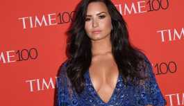 Aşırı doz eroinden hastaneye kaldırıldığı iddia edilen ABD'li şarkıcı Demi Lovato uyandı
