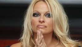Pamela Anderson: Amerikalılar 'Rusofobik' olmaya programlı