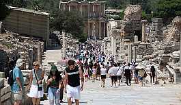30 bin lira maaşlı ‘profesyonel turist’ mesaide