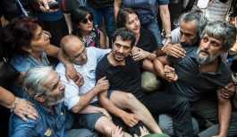 Polisten HDP'li vekillere sert müdahale: Haddinizi aşmayın!