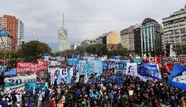 Arjantin'de ekonomik kriz protestosu: 'Ekmek huzur ve iş'