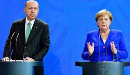 Merkel: Toplantıya katılmamak Can Dündar'ın kendi kararı