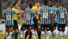 Libertadores Kupası’nda olaylı gece: VAR ile gelen penaltı kararı sonrası ortalık karıştı
