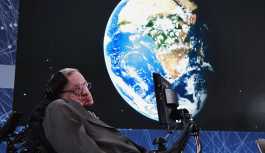 Stephen Hawking'in tekerlekli sandalyesi ile doktora tezi açık artırmaya çıkıyor