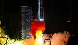 Çin uzay aracı Ay'ın karanlık yüzüne başarıyla iniş yaptı