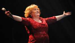 Susan Boyle 10 yıl aradan sonra yeniden ekranda: Performansıyla geceye damga vurdu