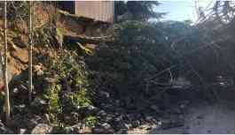 Beykoz'da bir evin istinat duvarı çöktü