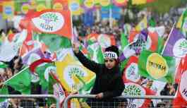 HDP’ye izin yok AKP’ye var
