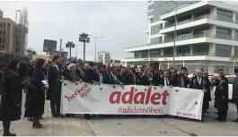 Adalet Nöbeti İzmir’de sürüyor