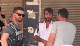 HDP önündeki ailelerce darp edilmek istenen kişi gözaltına alındı