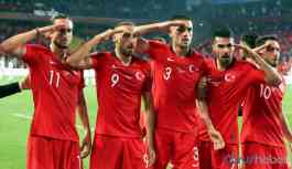 UEFA'dan 'asker selamı'na inceleme