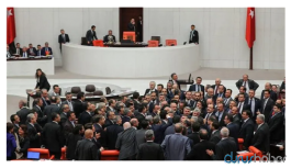 Meclis’te tansiyon yükseldi: “hadsiz”, “terörist, “alnını karışlarız”…