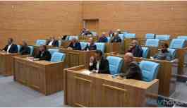 HDP'li iki meclis üyesi görevinden uzaklaştırıldı
