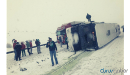 Taraftarları taşıyan otobüs devrildi